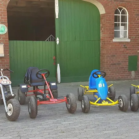 Holiday Waetjewegs Deel